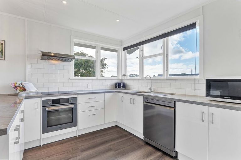 Photo of property in 75 Wrantage Street, Westown, New Plymouth, 4310