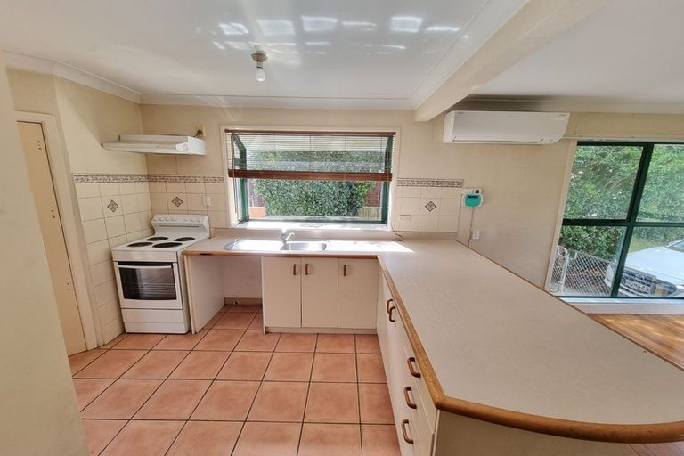 Photo of property in 4 Staines Avenue, Mangere East, Auckland, 2024