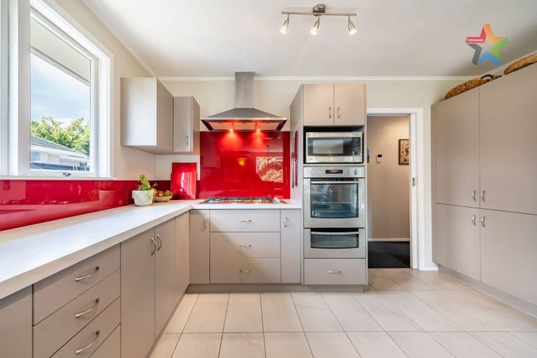 Photo of property in 28a Whites Line West, Woburn, Lower Hutt, 5010