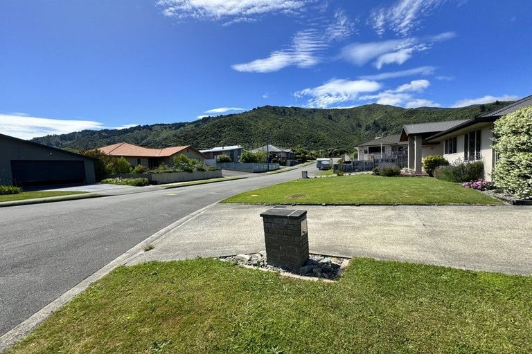 Photo of property in 7 Nautique Place, Waikawa, Picton, 7220
