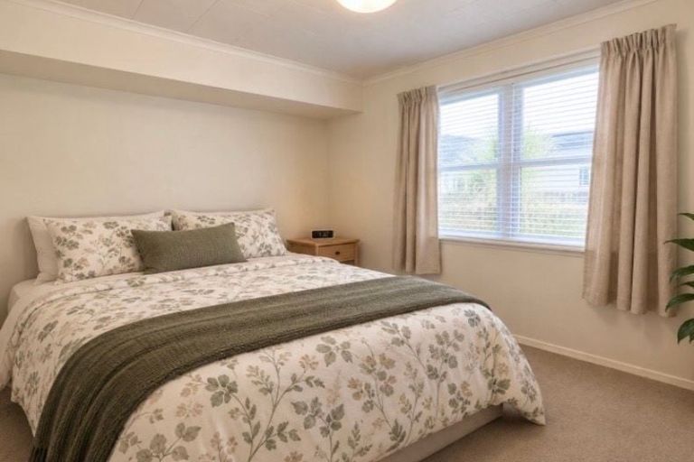 Photo of property in 172 Main Road South, Raumati South, Paraparaumu, 5032