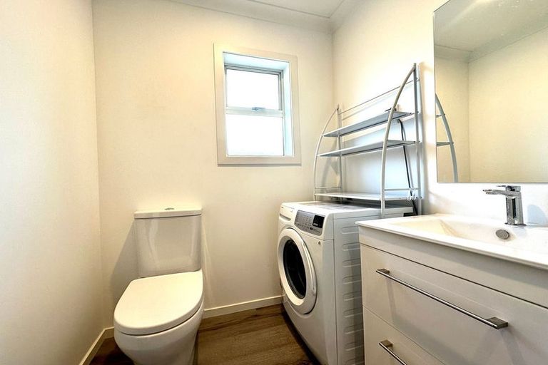 Photo of property in 2/299 Ruahine Street, Terrace End, Palmerston North, 4410