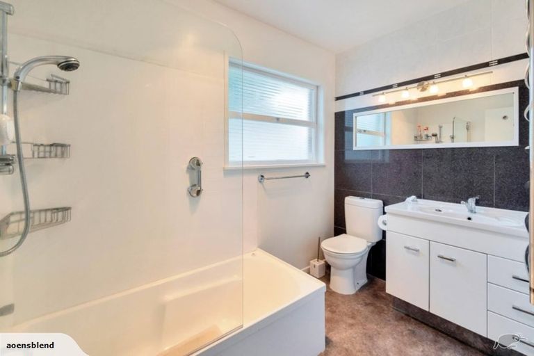 Photo of property in 5 Holden Place, Manukau, Auckland, 2025