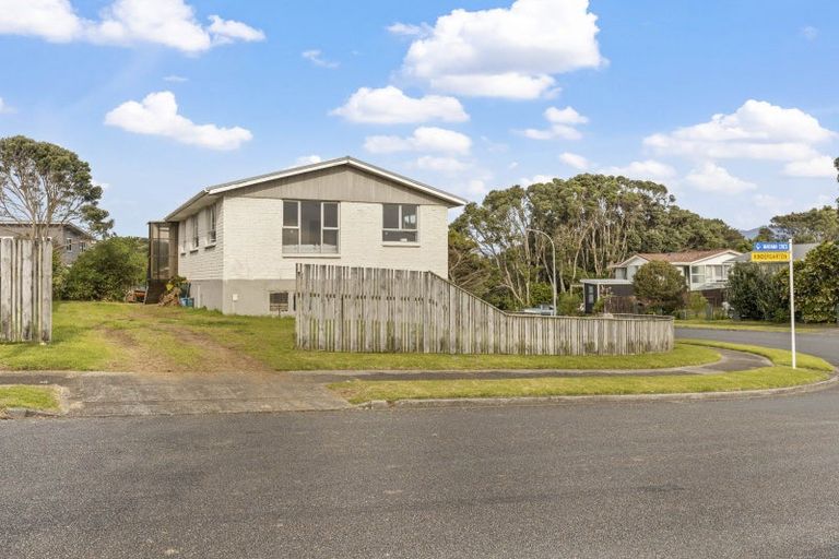 Photo of property in 19 Rangitake Drive, Spotswood, New Plymouth, 4310