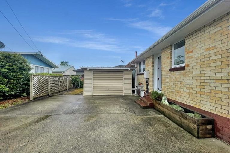 Photo of property in 52 Vardon Road, St Andrews, Hamilton, 3200