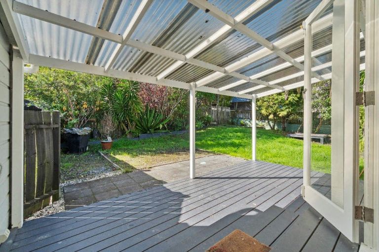 Photo of property in 40 Candia Road, Swanson, Auckland, 0614