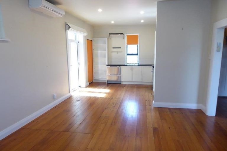 Photo of property in 10 Jeypore Street, Berhampore, Wellington, 6023