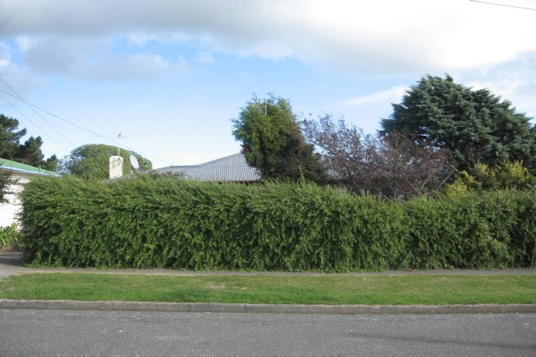 Photo of property in 22 Wiltshire Place, Cannons Creek, Porirua, 5024