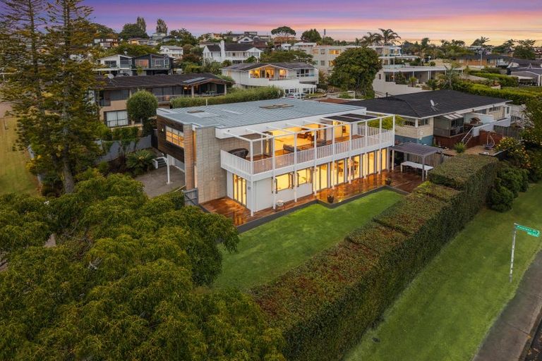 Photo of property in 1 Endymion Place, Half Moon Bay, Auckland, 2012