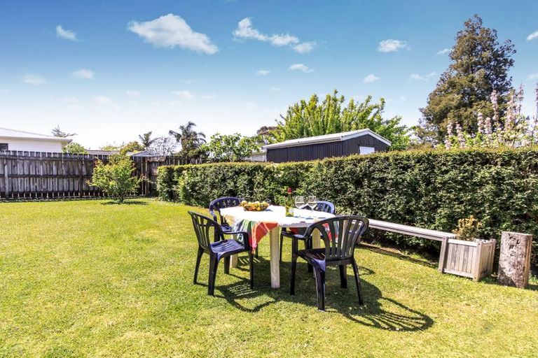 Photo of property in 63a Hutchinson Avenue, New Lynn, Auckland, 0600