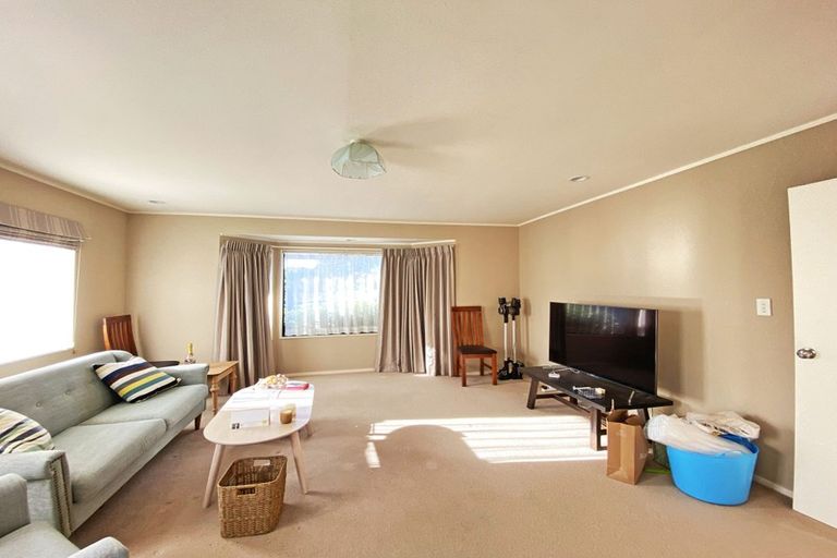 Photo of property in 38 West Fairway, Golflands, Auckland, 2013