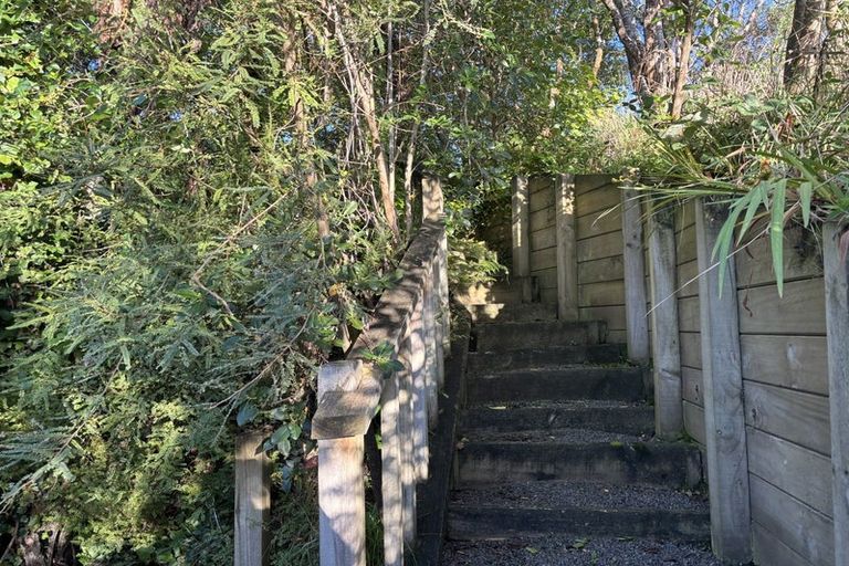 Photo of property in 48 Pinehaven Road, Pinehaven, Upper Hutt, 5019