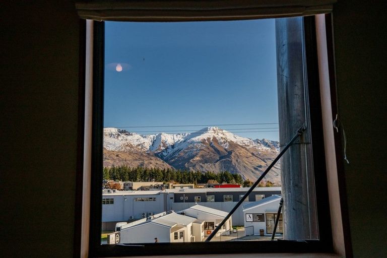 Photo of property in 21a Aeolus Place, Wanaka, 9305