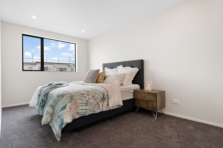 Photo of property in 30a Skua Road, Hobsonville, Auckland, 0616