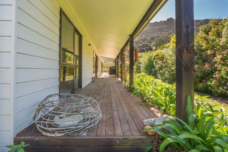 Photo of property in 577 Little Akaloa Road, Little Akaloa, 7583