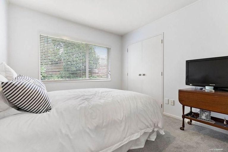 Photo of property in 1/19 Driscoll Place, Farm Cove, Auckland, 2010