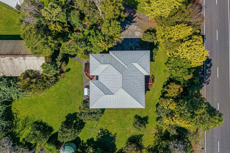 Photo of property in 42 Koraha Road, Kumeu, 0892