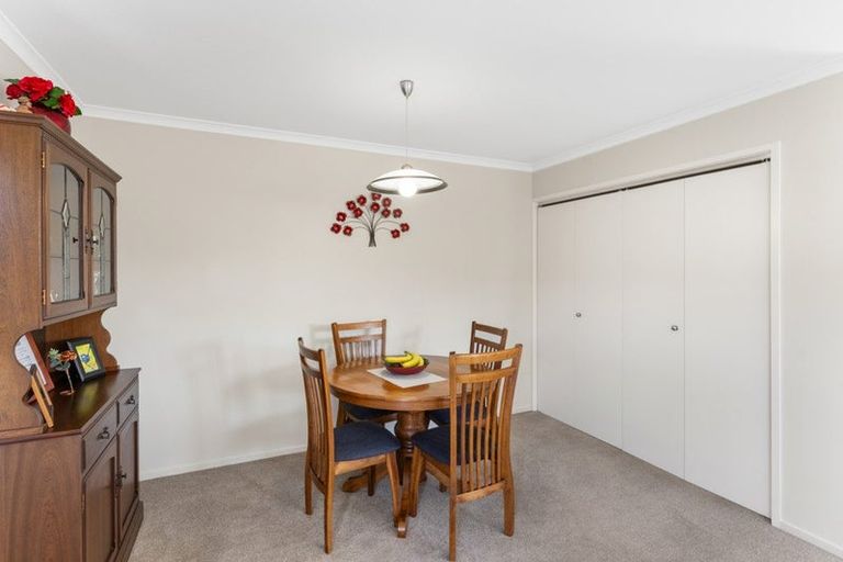 Photo of property in 12 Mcgregor Place, Paraparaumu, 5032