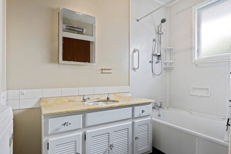 Photo of property in 1/17 Lake Terrace Road, Burwood, Christchurch, 8061