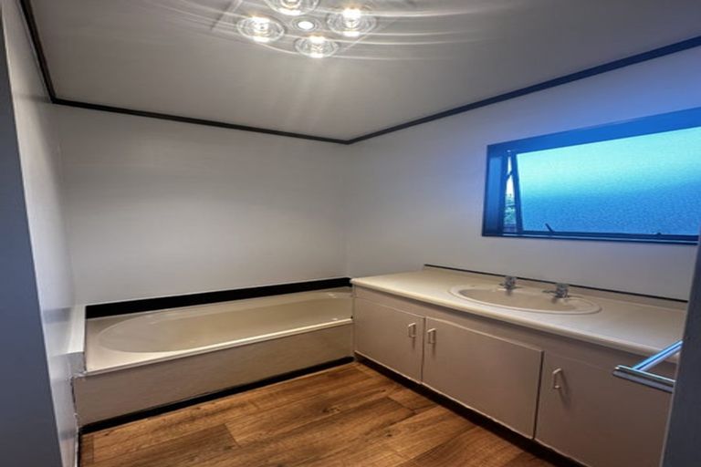 Photo of property in 4 Armitage Place, Tuakau, 2121