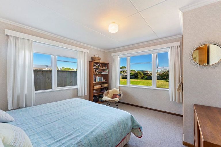 Photo of property in 5 Toi Street, Otaki Beach, Otaki, 5512