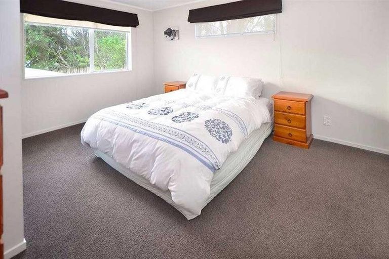 Photo of property in 64 Barbados Drive, Unsworth Heights, Auckland, 0632