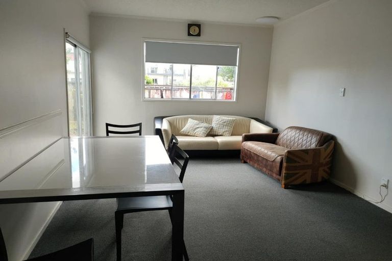 Photo of property in 6c Seaview Road, Milford, Auckland, 0620