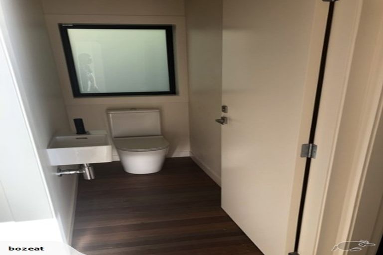 Photo of property in 725 Marine Drive, Eastbourne, Lower Hutt, 5013