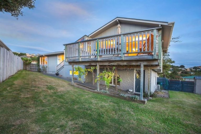 Photo of property in 2 Ayr Place, Papakowhai, Porirua, 5024