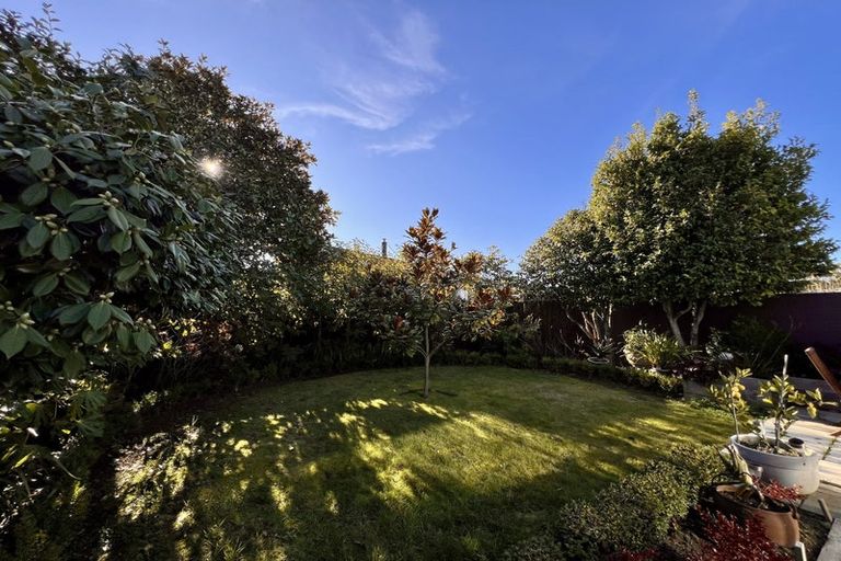 Photo of property in 2/39 Grahams Road, Ilam, Christchurch, 8041