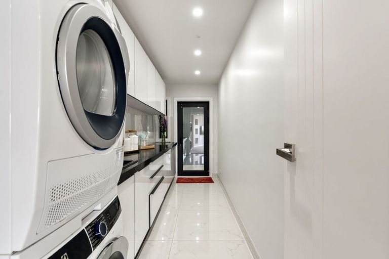 Photo of property in 35 Grumman Lane, Newlands, Wellington, 6037