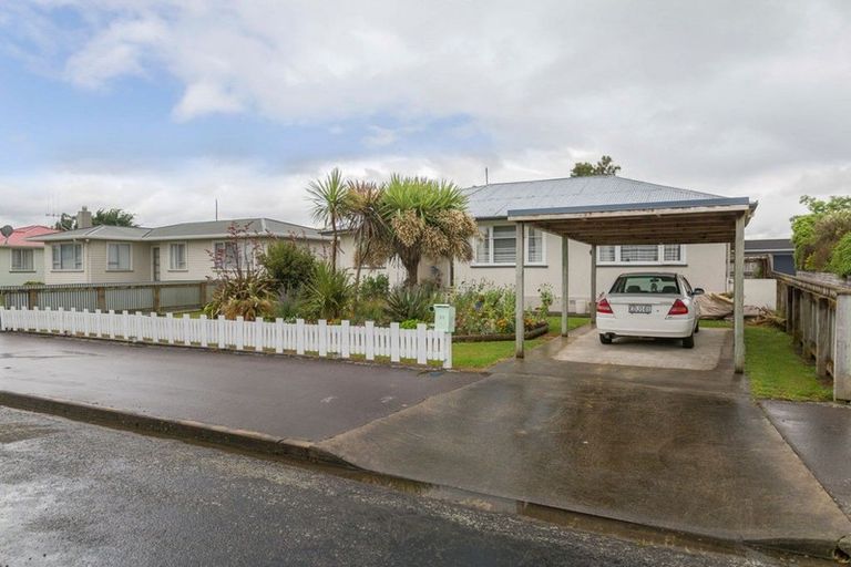 Photo of property in 81 Barraud Street, Dannevirke, 4930