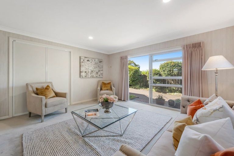 Photo of property in 1 Page Point, Mellons Bay, Auckland, 2014