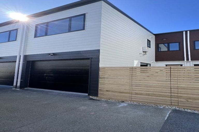 Photo of property in 5 Aramata Road, Papakura, 2110
