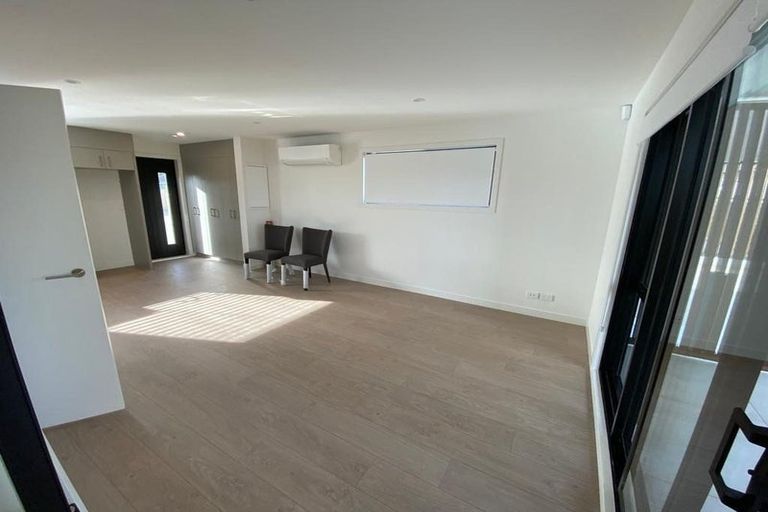 Photo of property in 2/5 Brandon Road, Glen Eden, Auckland, 0602