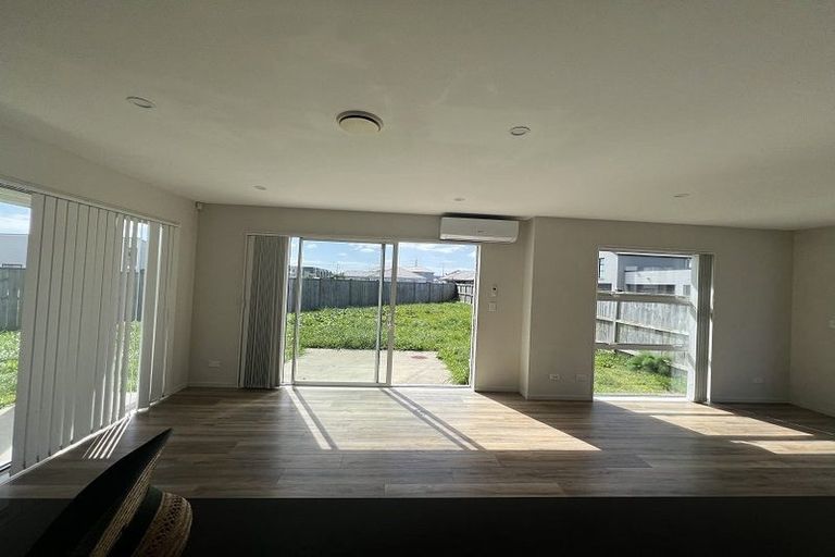 Photo of property in 17 Kapia Drive, Takanini, 2112