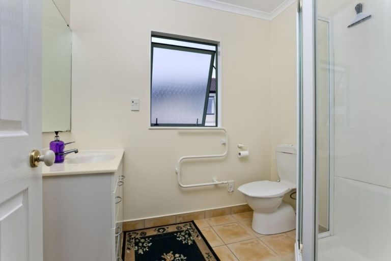 Photo of property in 50 Black Teal Close, Unsworth Heights, Auckland, 0632