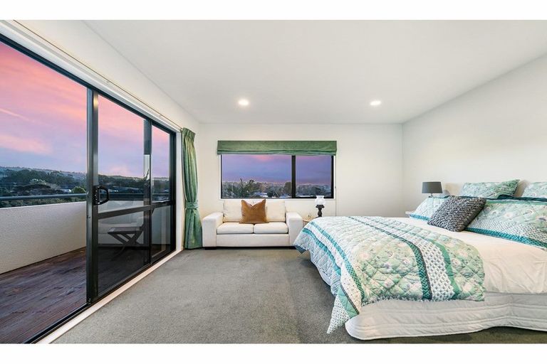 Photo of property in 45 Chamari Close, Titirangi, Auckland, 0604