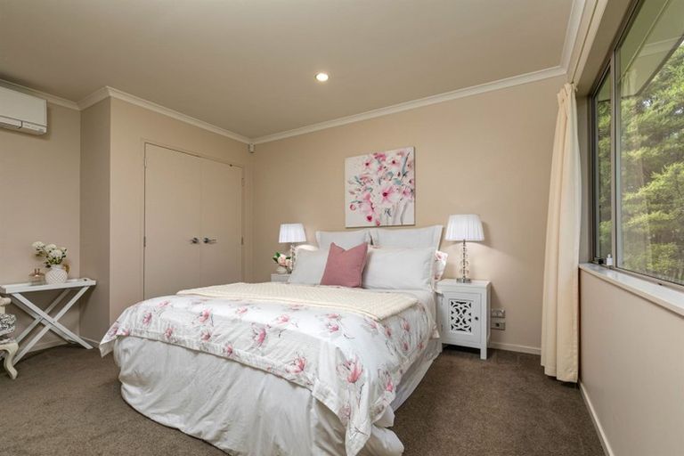 Photo of property in 27 Mckinley Road, Sunnyvale, Auckland, 0612