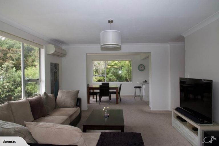 Photo of property in 24 Woodman Drive, Tawa, Wellington, 5028