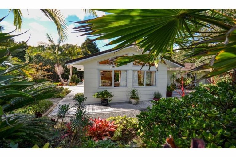 Photo of property in 9 Edkins Road, Kerikeri, 0230