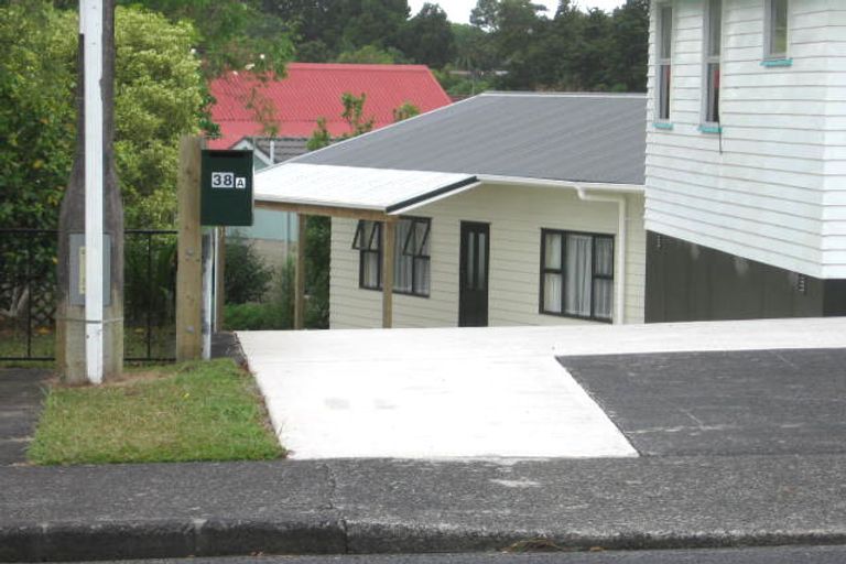 Photo of property in 38 Kirby Street, Glendene, Auckland, 0602