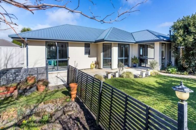 Photo of property in 800 Main North Road, Belfast, Christchurch, 8051