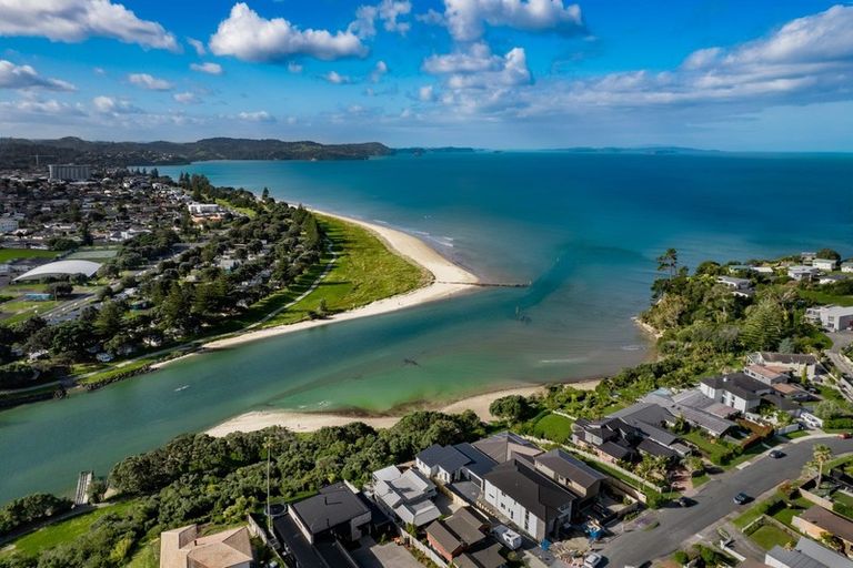 Photo of property in 1/53 Rosario Crescent, Red Beach, 0932