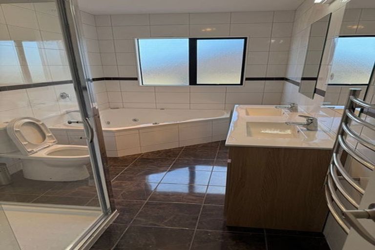 Photo of property in 3 Askerne Drive, Flat Bush, Auckland, 2016