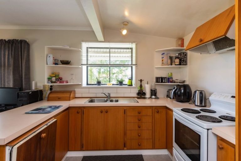 Photo of property in 2/49a Main Road, Redcliffs, Christchurch, 8081