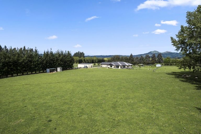 Photo of property in 30 Tara Hills Drive, North Taieri, Mosgiel, 9092