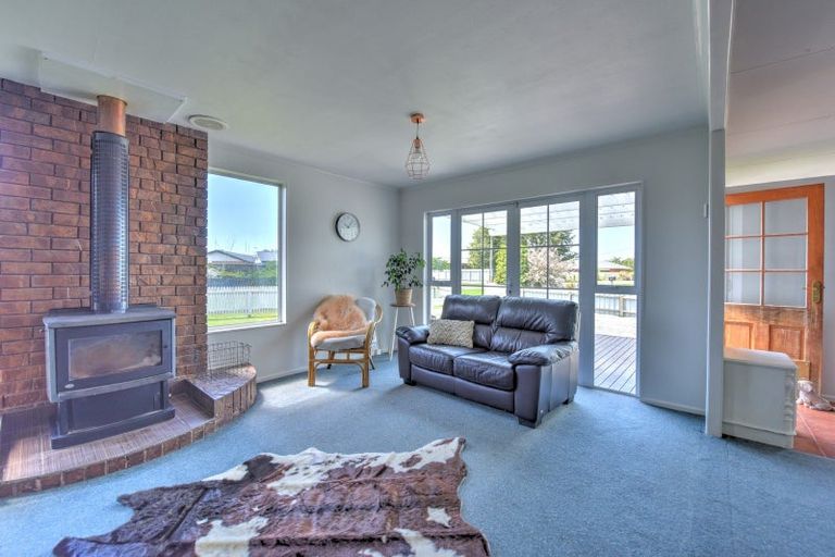 Photo of property in 58 Hunter Street, Edendale, 9825