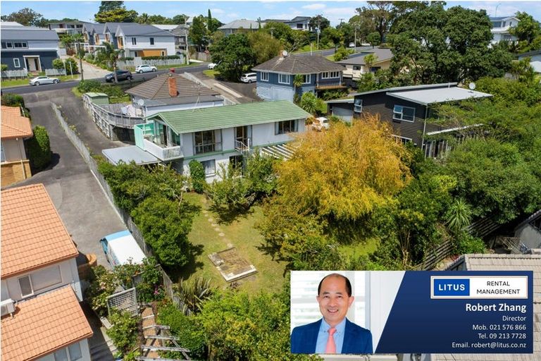 Photo of property in 2/442 Beach Road, Murrays Bay, Auckland, 0630