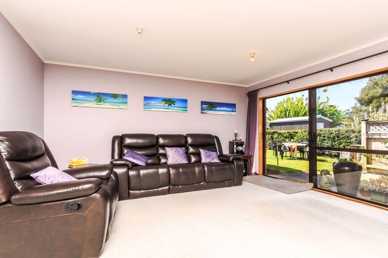 Photo of property in 63a Hutchinson Avenue, New Lynn, Auckland, 0600